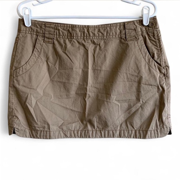 Old Navy Dresses & Skirts - Old Navy Khaki Mini Skirt! Size 8!